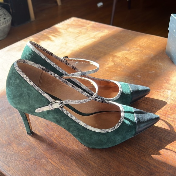 Original Coach Smith Mary Jane heel. Suede. Color: racing green. Size 8. - Picture 3 of 4